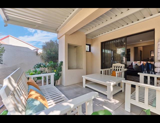 3 BEDROOM HOUSE TO LET IN LONEHILL